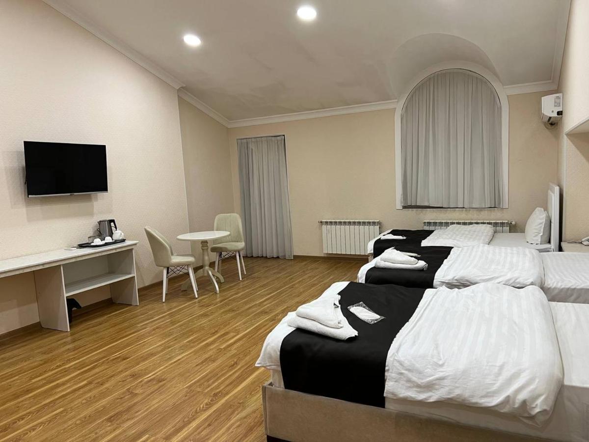 Queens 2 Hotel Tasjkent Eksteriør bilde